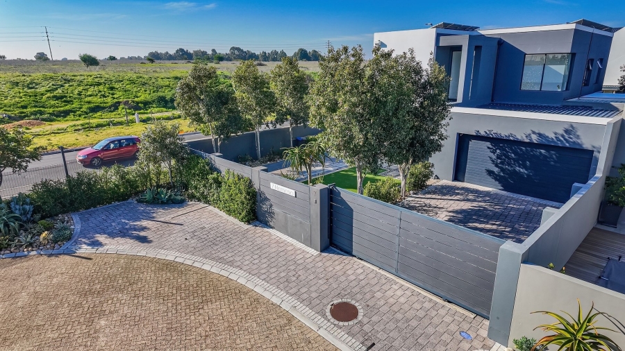 To Let 4 Bedroom Property for Rent in Sagewood Western Cape